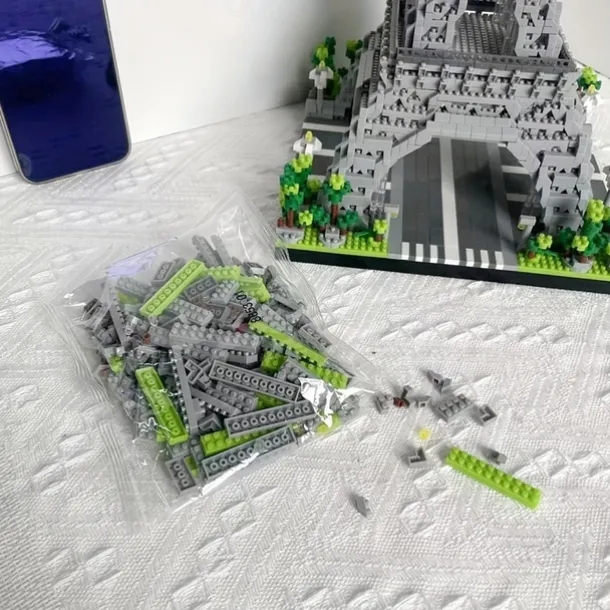 3585pcs Paris Eiffel Tower Building Blocks Set - Explore World Architecture with Educational Toys Perfect for Halloween Thanksgiving Christmas and Easter Gifts