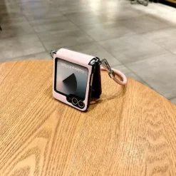 Phone Case For Samsung Galaxy Z Flip 7 Z Flip 6 Z Flip 5 Z Flip 4 Z Flip 3 Back Cover with Wrist Strap Shockproof Retro TPU Plush