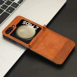 Phone Case For Samsung Galaxy Z Flip 5 Z Flip 4 Z Flip 3 Flip Cover Card Slot Shockproof Retro PC PU Leather