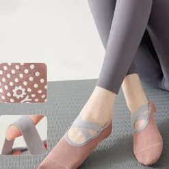 Professional Yoga Pilates Training Socks Non slip Silicone Breathable Thin Women's Summer Indoor Sports and Fitness Special Socks