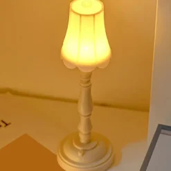 Retro Night Light Dormitory Bedroom Bedside Eye Protection Small Lamp Bedside Table European Mini Ornament Decoration Home Gifts