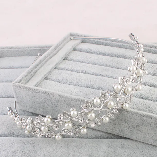 Rhinestone Crown Tiaras / Headwear with Floral 1pc Wedding / Special Occasion / Valentine's Day Headpiece