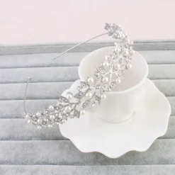Rhinestone Crown Tiaras / Headwear with Floral 1pc Wedding / Special Occasion / Valentine's Day Headpiece
