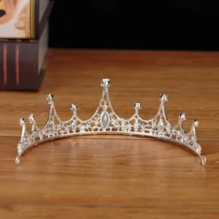 Silver Tiara and Crown for Women Crystal Queen Crowns Rhinestone Princess Tiaras for Girl Bride Wedding Hair Accessories for Bridal Birthday Party Prom Halloween Cos-play Costume Christmas