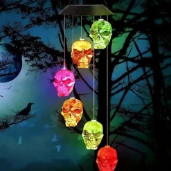 Skull Head Solar Wind Chime Halloween Decoration Lights 6 LED String Lights Outdoor Decorations Hanging Garden Lights Color Changing Decor LED Wind Chimes, Theme Parties Haunted Party Garden Yard Outdoor Bar Hallowmas Decorations