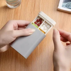 Small Mini Small Medicine Box Portable And Sub Packed Small Box For 7-day Charging Sealed And Stored With Pill Box