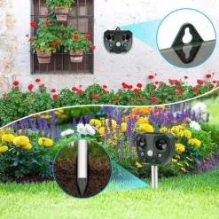 Solar Powered Ultrasonic Animal and Bird Repeller Waterproof Animal Deterrent LED Light Alarm for Orchard/Greenhouse/Vegetable Garden