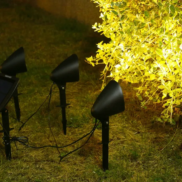 Solar Spotlight Outdoor Garden Landscape Light IP65 Waterproof Lawn Lights Courtyard Park Pathway Lighting
