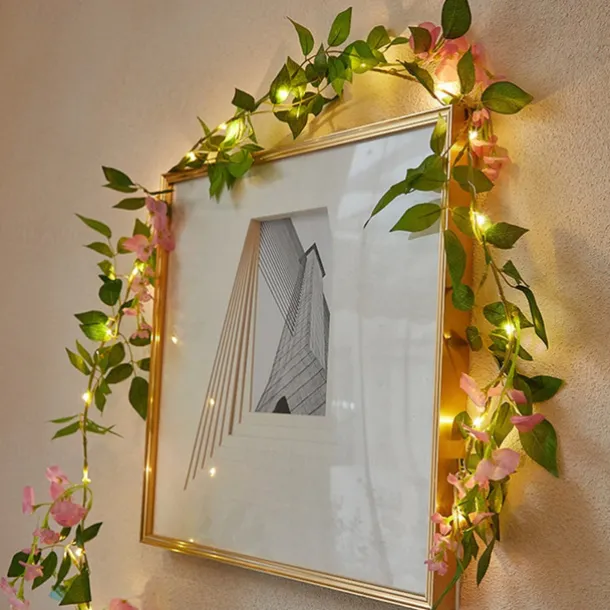 Solar Vine String Lights Ivy Lights LED Artificial Rattan Green Plant LED Solar String Light Outdoor Waterproof Led String Hanging Lights for Yard Fence Wall Hanging Wedding Decoration