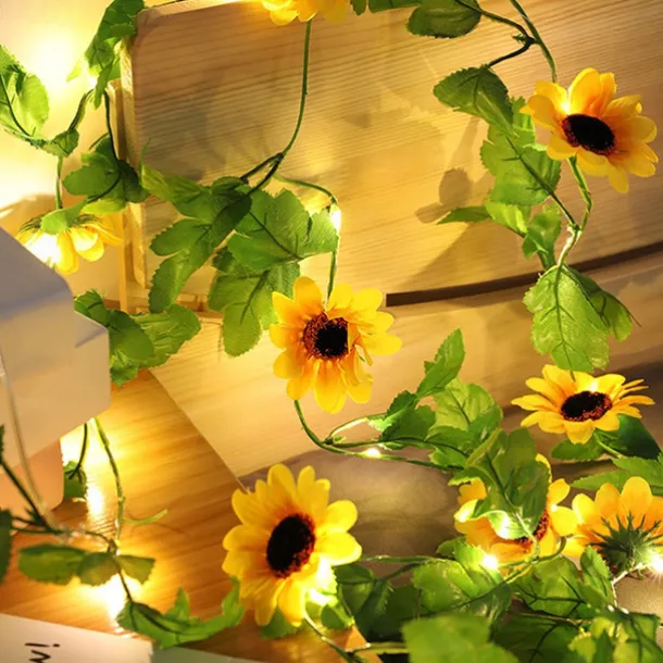 Solar Vine String Lights Ivy Lights LED Artificial Rattan Green Plant LED Solar String Light Outdoor Waterproof Led String Hanging Lights for Yard Fence Wall Hanging Wedding Decoration