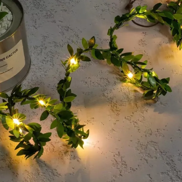 Solar Vine String Lights Ivy Lights LED Artificial Rattan Green Plant LED Solar String Light Outdoor Waterproof Led String Hanging Lights for Yard Fence Wall Hanging Wedding Decoration