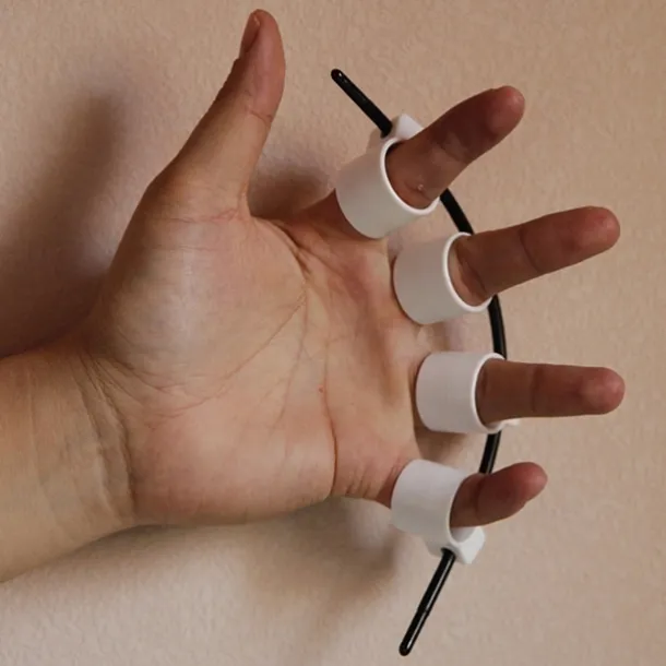 Spacing Adjustable Finger Extensor Guitar Trainer For Beginner Finger Expansion Finger Extend Trainer Finger Power Trainer For Piano Learner Saxophone Learner Ukulele Beginner