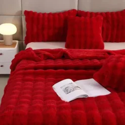 Super Soft Faux Fur Throw Blanket Royal Luxury Cozy Plush Blanket use for Couch Sofa Bed Chair, Reversible Fuzzy Faux Fur Velvet Blanket