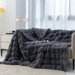 Super Soft Faux Fur Throw Blanket Royal Luxury Cozy Plush Blanket use for Couch Sofa Bed Chair, Reversible Fuzzy Faux Fur Velvet Blanket