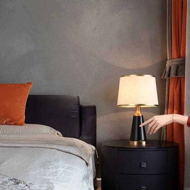Table Lamp Bedroom European Creative Romantic Warm American Modern Simple Touch Nordic Light luxury Bedside Lamp