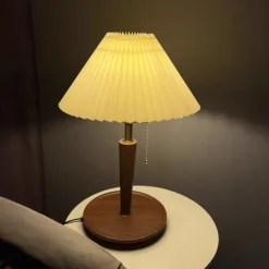 Table Lamp with Cloth Shade and Brass Lamp Head Living Room Bedroom, Pull Switch Table Lamp, Pull Switch Table Lamp, 5W Wood Bedside Nightstand Lamp 110-240V