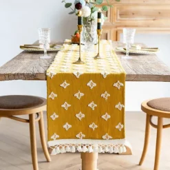 Table Runner with Tassels Spring Star Applique Vintage French Country Farmhouse Double-layer Polyester