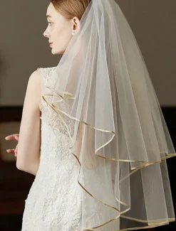 Two-tier Comtemporary / Stylish Wedding Veil Elbow Veils with Fringe Tulle