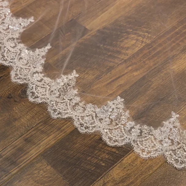 Two-tier Lace Wedding Veil Cathedral Veils with Sequin / Embroidery Tulle dress to impress