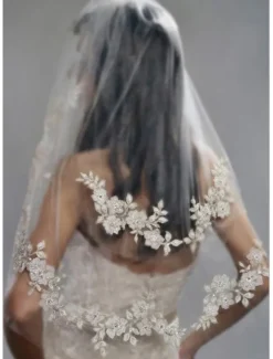 Two-tier Stylish / Pearls Wedding Veil Elbow Veils with Faux Pearl / Embroidery POLY / Drop Veil dress to impress