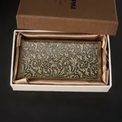 Vintage Cigarette Case, Holds 20 Cigarettes, Lightweight and Portable, Double-Sided with Multiple Patterns, Accessory