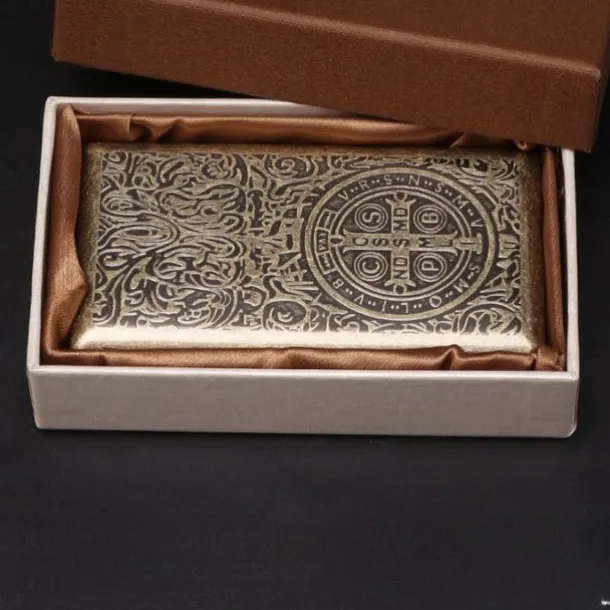 Vintage Cigarette Case, Holds 20 Cigarettes, Lightweight and Portable, Double-Sided with Multiple Patterns, Accessory