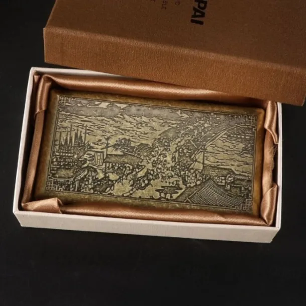 Vintage Cigarette Case, Holds 20 Cigarettes, Lightweight and Portable, Double-Sided with Multiple Patterns, Accessory