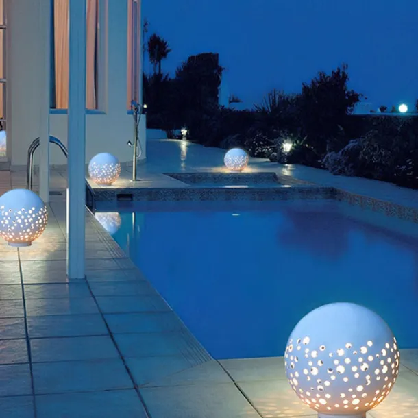 Waterproof Round Metal Hollow White Modern Outdoor Lanterns Lawn Lamp 110-240V