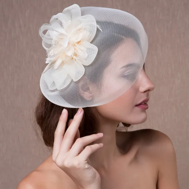 White Wedding Fascinator Tulle Beaded Organza Fascinators Hats Headwear Clip Vintage Elegant with Feathers Fur Flower 1 Piece Kentucky Horse Race Tea Party Ladies Day Headpiece