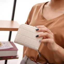 Women PU Leather Short Wallets Female Plaid Purses Nubuck Card Holder Wallet Small Zipper Wallet with Coin Purse for Women