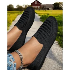 Women's Breathable Flyknit Casual Flats – Lightweight Round Toe Slip-On Shoes for Walking, Travel and Daily Comfort