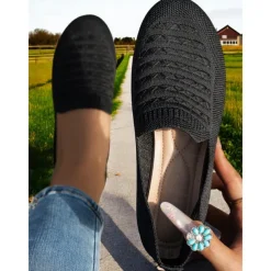 Women's Breathable Flyknit Casual Flats – Lightweight Round Toe Slip-On Shoes for Walking, Travel and Daily Comfort