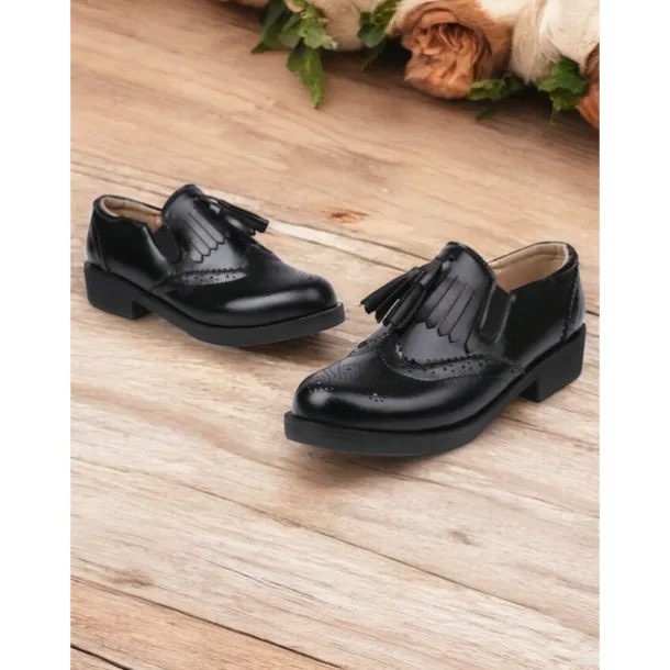 Women's Brown Loafers with Brogue Detailing, Fringe, and Tassel Accents – Classic Vintage-Inspired Footwear for Casual and Office Wear