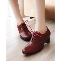 Women's Brown Oxford Shoes with Lace-Up & Brogue Detailing - Classic Mid-Heel for Professional & Vintage Casual Wear