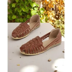 Women's Brown Woven Faux Leather Slip-On Flats – Breathable Vintage Casual Loafers for Spring & Autumn Walks and vacation