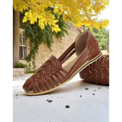 Women's Brown Woven Faux Leather Slip-On Flats – Breathable Vintage Casual Loafers for Spring & Autumn Walks and vacation