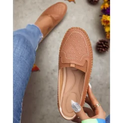 Women's Comfortable Slip-On Loafers – Soft Leather Casual Walking Flats with Stitch Detailing for Daily Wear, Travel and Errands