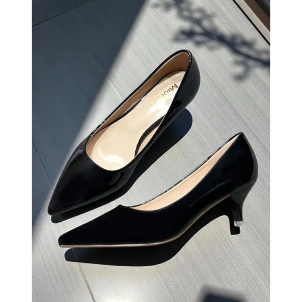 Women's Dark Green Patent Leather Pointed-Toe Kitten Heels - Classic 1950s Elegant Office Pumps for Ladies, Ideal for Workwear, Interviews, and Formal Events