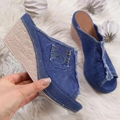 Women's Denim Wedge Sandals – Open-Toe Design with Frayed Hem and Pocket Detail, Casual Slip-On Mules for Everyday Wear