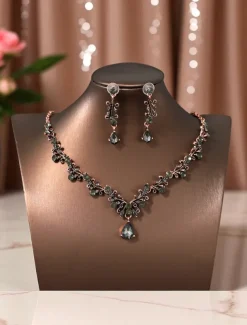 Women's Elegant Gold-Plated Necklace and Earrings Set with Sparkling Teardrop Crystals - Luxury Jewelry for Weddings, Parties, and Formal Events