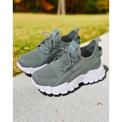 Women's Flyknit Athletic Sneakers – Lightweight Lace-Up Trainers for Walking, Gym and Casual Outings