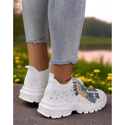 Women's Flyknit Slip-On Sneakers with Autumn Pumpkin Coffee Print – Lightweight Casual Fall Walking Shoes for Halloween & Harvest Festival