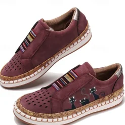 Women's Green Cat Print Slip-On Casual Sneakers – Breathable Loafers with Elastic Panel for Walking, Travel & Everyday Wear