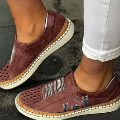 Women's Green Cat Print Slip-On Casual Sneakers – Breathable Loafers with Elastic Panel for Walking, Travel & Everyday Wear