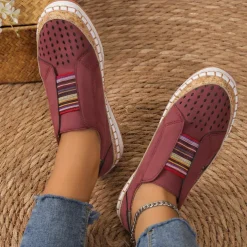 Women's Green Cat Print Slip-On Casual Sneakers – Breathable Loafers with Elastic Panel for Walking, Travel & Everyday Wear