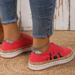 Women's Green Cat Print Slip-On Casual Sneakers – Breathable Loafers with Elastic Panel for Walking, Travel & Everyday Wear