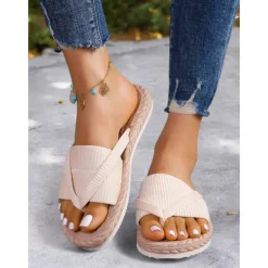 Women's Green Flip-Flop Sandals – Casual and Comfortable Summer Shoes for Beach and Everyday Wear