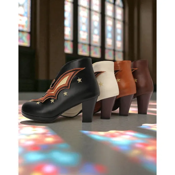 Women's Halloween Bat Embroidered Ankle Boots – Black Faux Leather with Star Details, Closed Toe and Mid Heels, Retro Gothic Style for Costume Parties, Haunted Events and Fall Fashion Looks