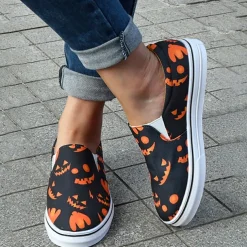 Women's Halloween Pumpkin Slip-On Shoes - Comfortable Canvas Sneakers with Jack-O'-Lantern Print, Perfect for Casual Wear and Halloween Parties