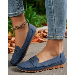 Women's Perforated Moccasin Loafers – Soft Non-Slip Casual Flats for Fall Commutes, Garden Paths and Daily Errands